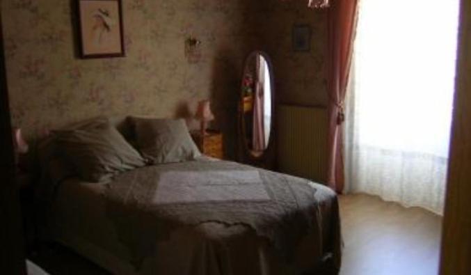 Le Puits Fortifié Salives Habitación foto